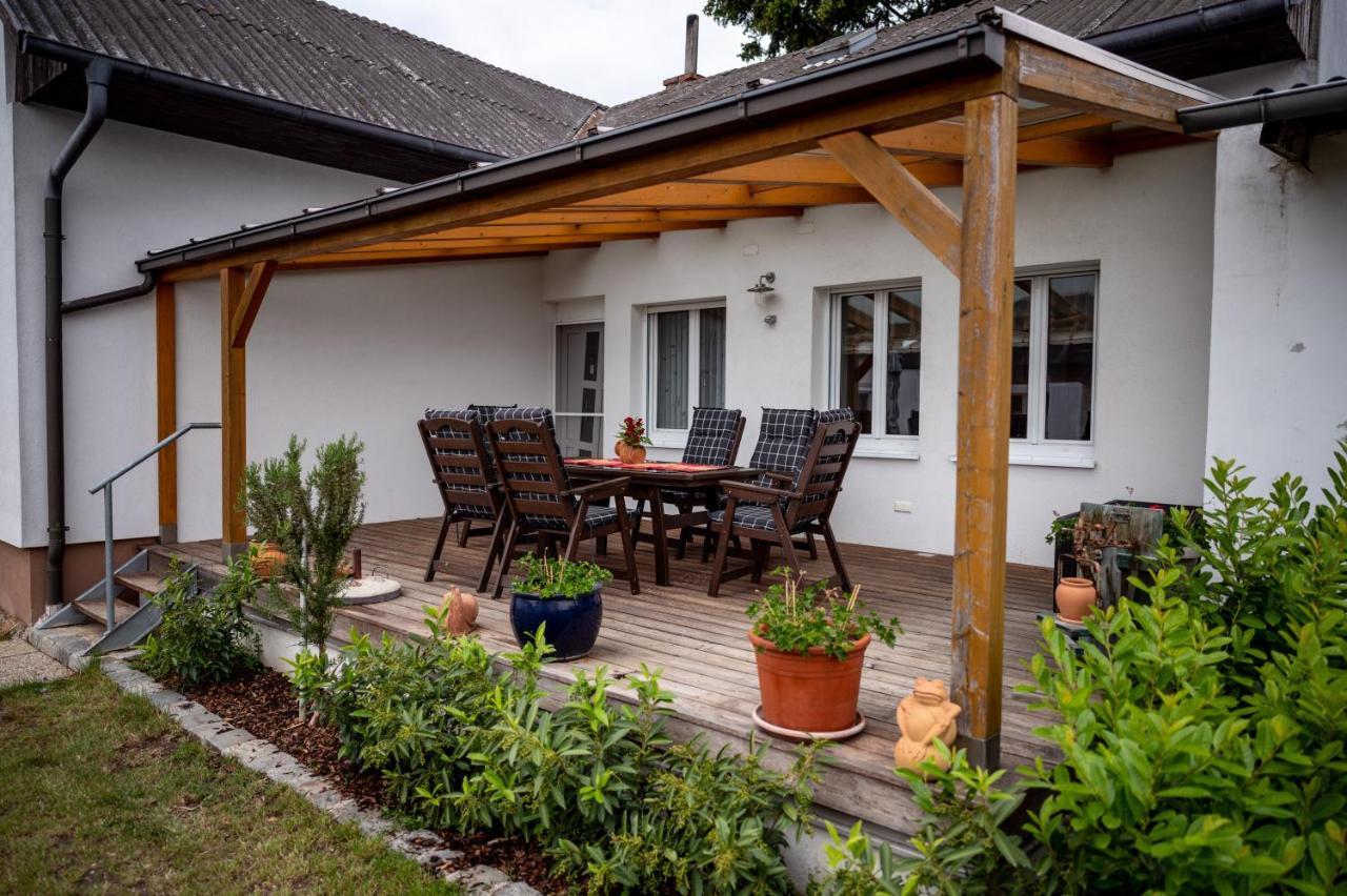 Winzerferienhaus Schueller برباش ام نيوسيدله المظهر الخارجي الصورة